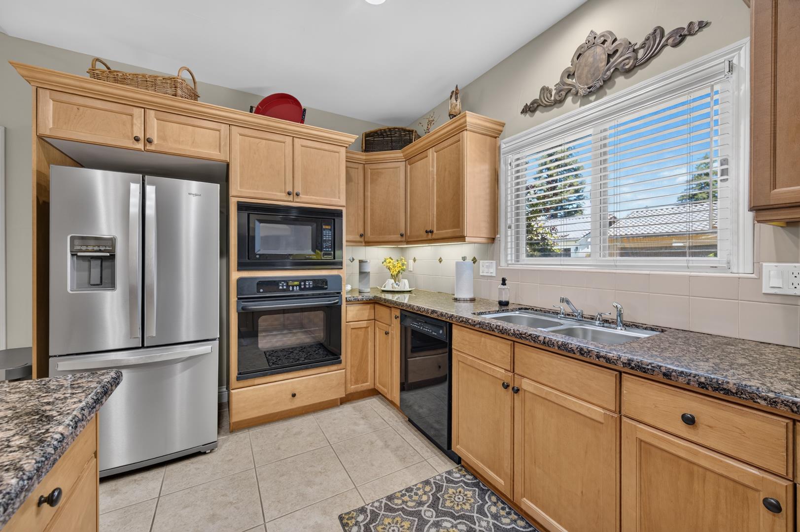 6457 N Warren Ave, photo 31