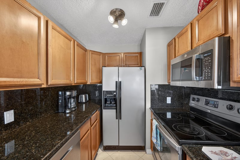 Photo 13 of 724 1st St S, Jacksonville Beach, FL 32250, photographed by Megapixeler