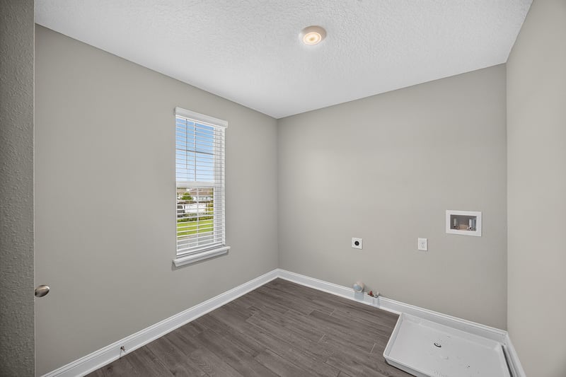 Flex room with wood-look floor and window at 331 Millerstone Dr, St. Augustine, FL 32092