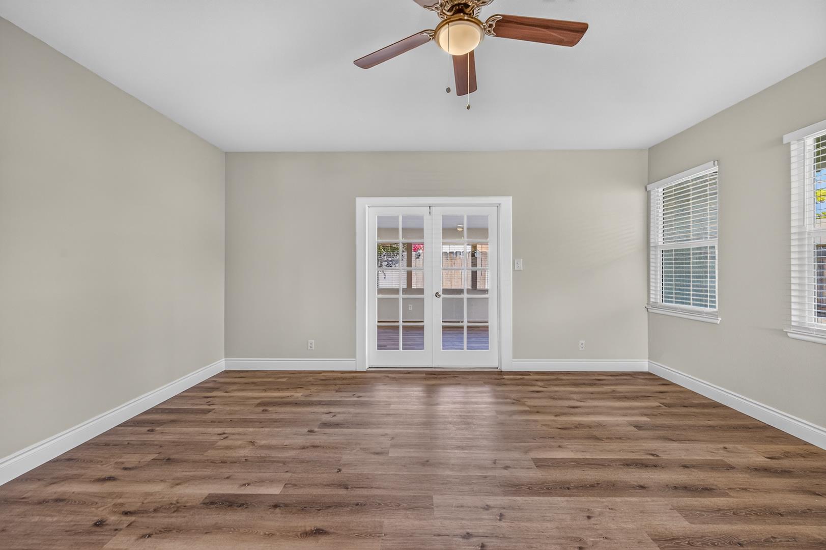 957 W Pico Ave, photo 9