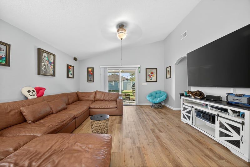 Photo 5 of 3286 Hidden Meadows Ct, Green Cove Springs, FL 32043, photographed by Megapixeler