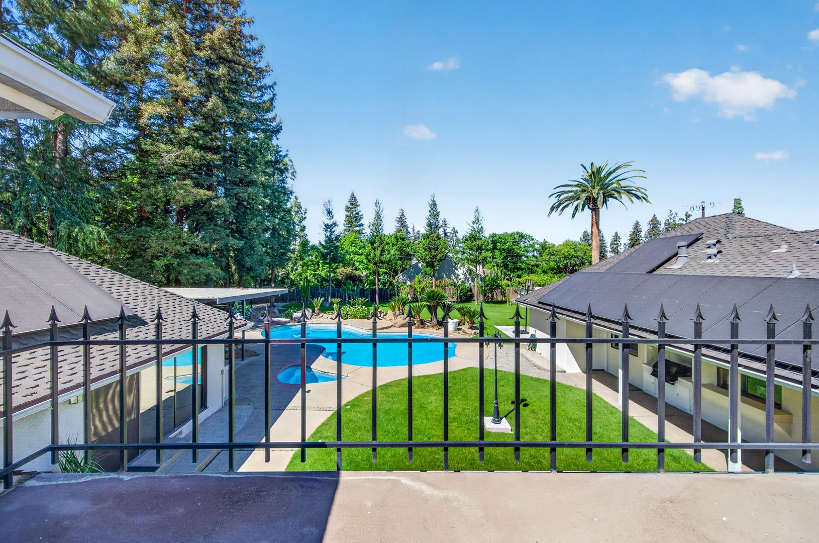 5261 N Van Ness Blvd, photo 62
