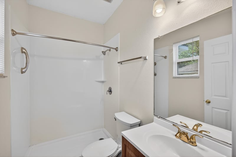 Photo 19 of 821 Oak Arbor Cir, Jacksonville, FL 32206, photographed by Megapixeler
