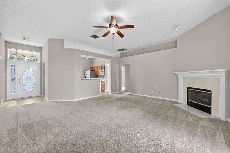 Family Room at 12799 Glade Springs Dr S, Jacksonville, FL 32246