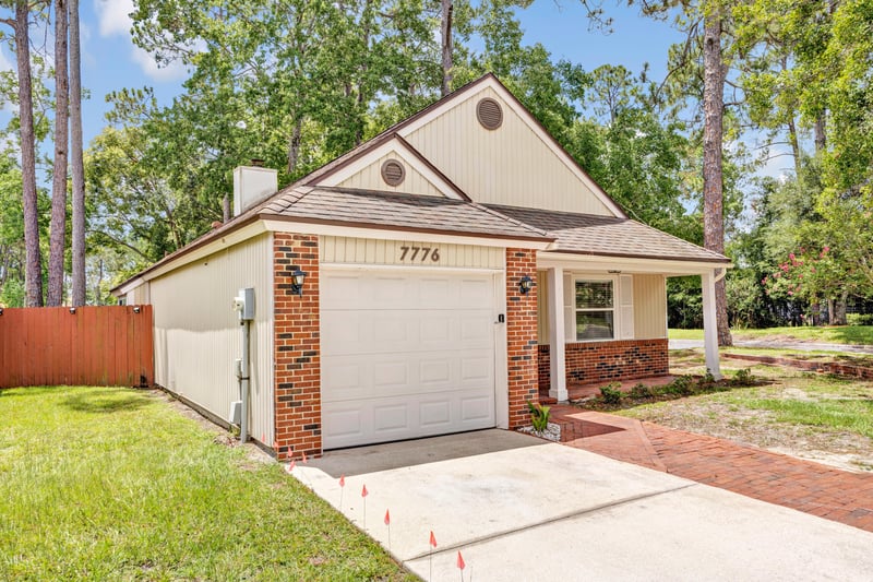 Photo 3 of 7776 Mactavish Way S, Jacksonville, FL 32244, photographed by Megapixeler