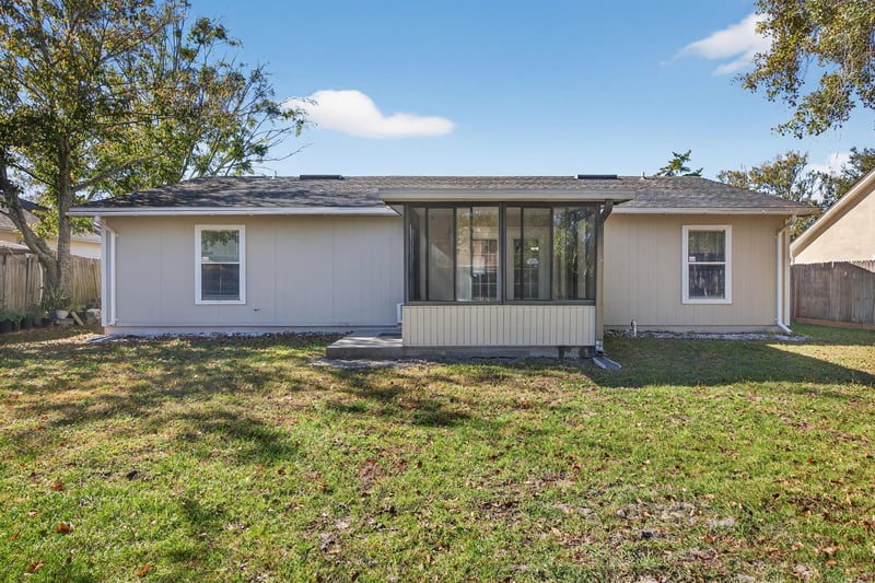 Photo 31 of 7613 Chelmsford Dr, Jacksonville, FL 32244, photographed by Megapixeler
