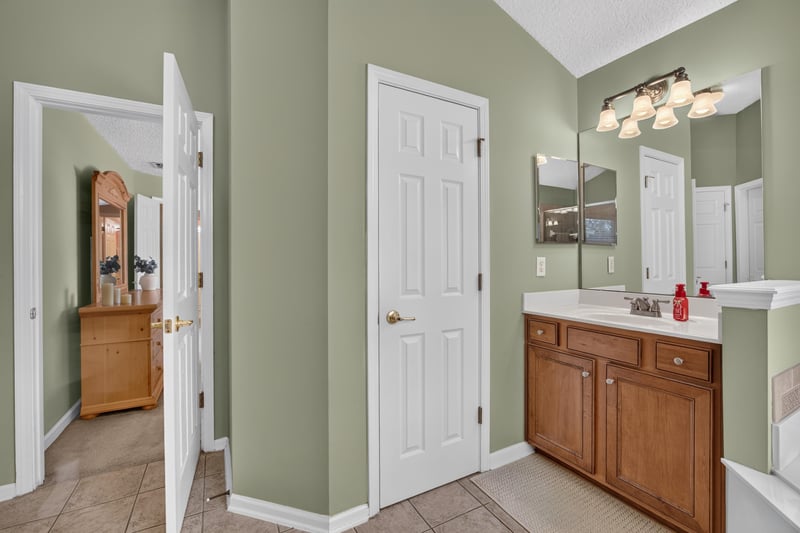 Hallway closet area near the primary suite at 3660 Middlebrook Dr, Orange Park, FL 32065