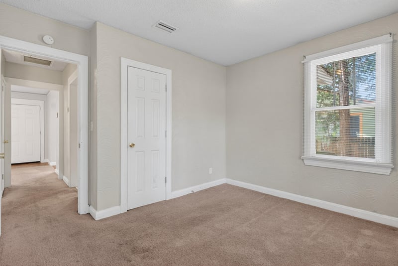Photo 23 of 385 Duray Ct, Jacksonville, FL 32208, photographed by Megapixeler