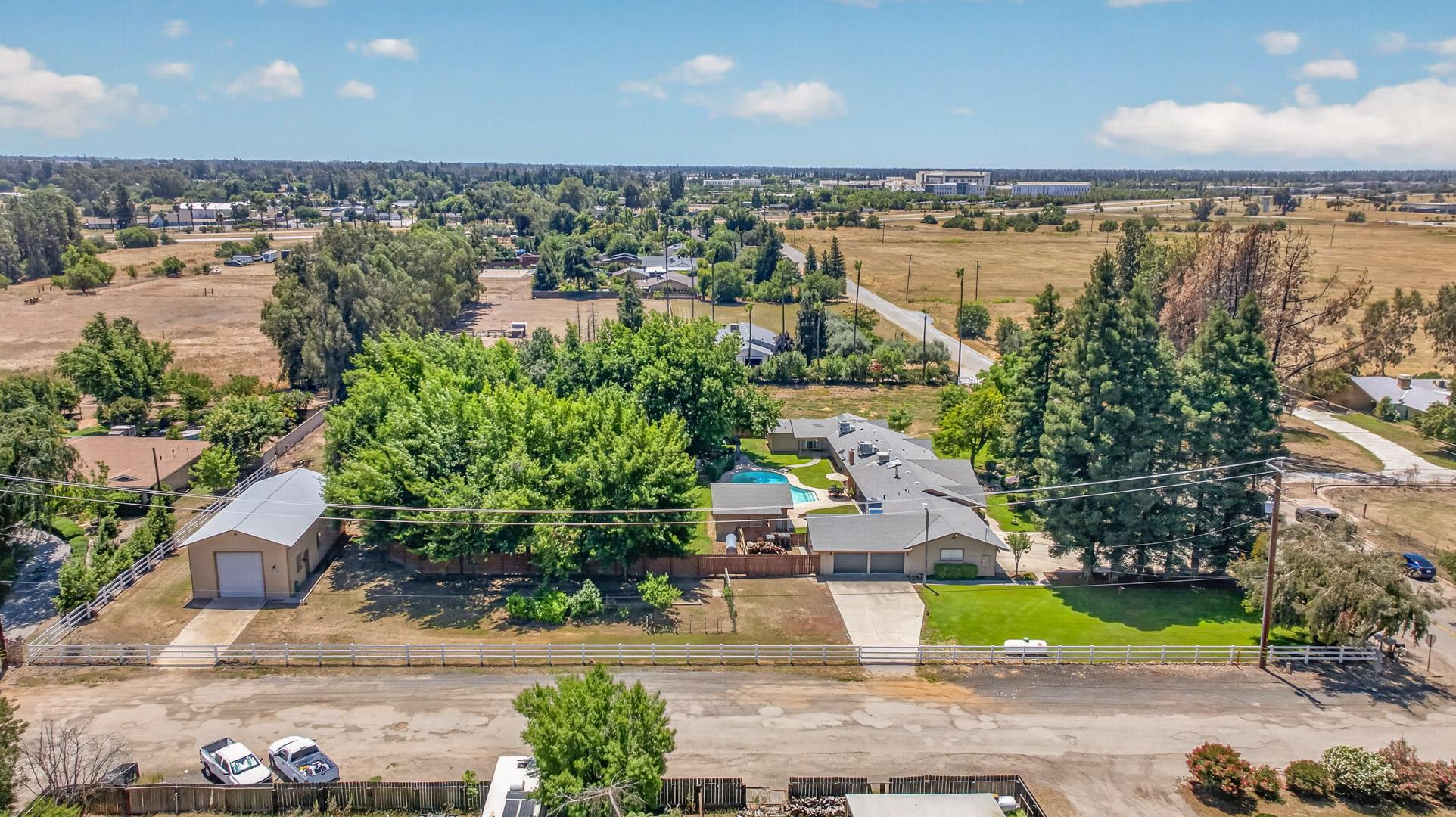 1185 N Locan Ave, photo 20