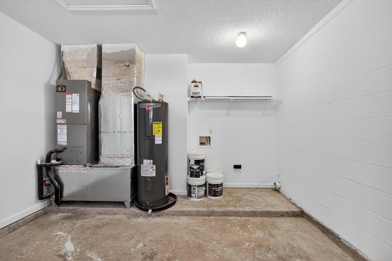 Laundry at 411 Pearl St, Green Cove Springs, FL 32043