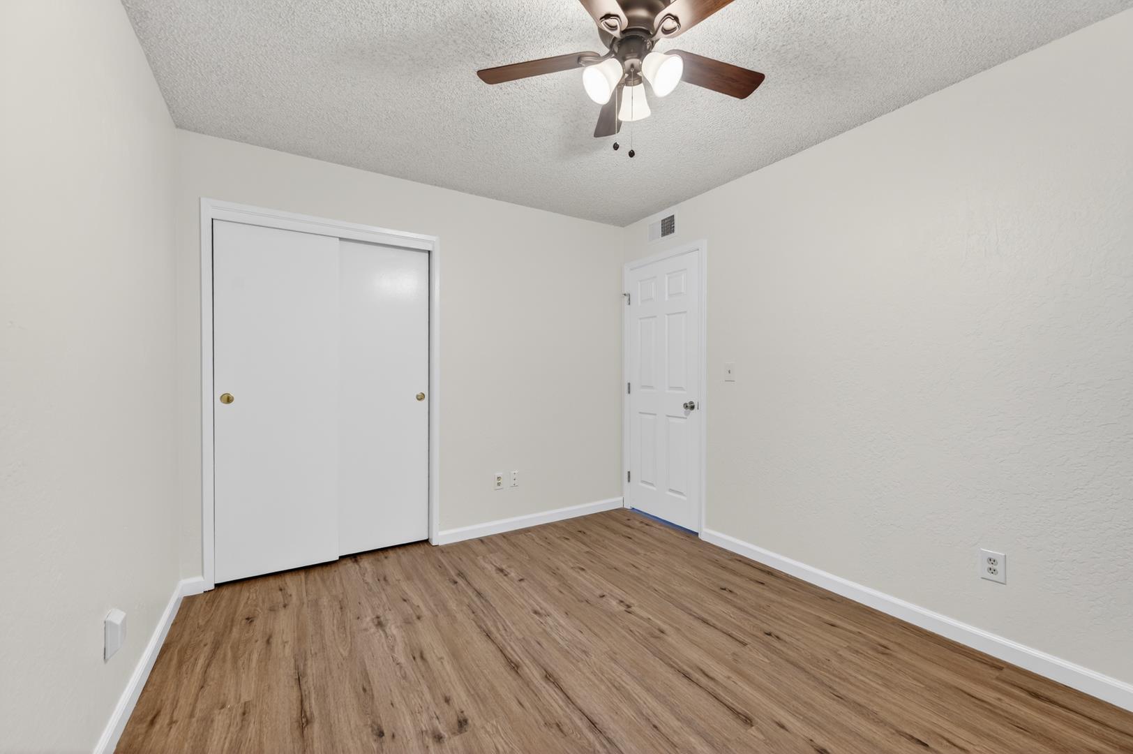 1235 W Dyer Ave, photo 34