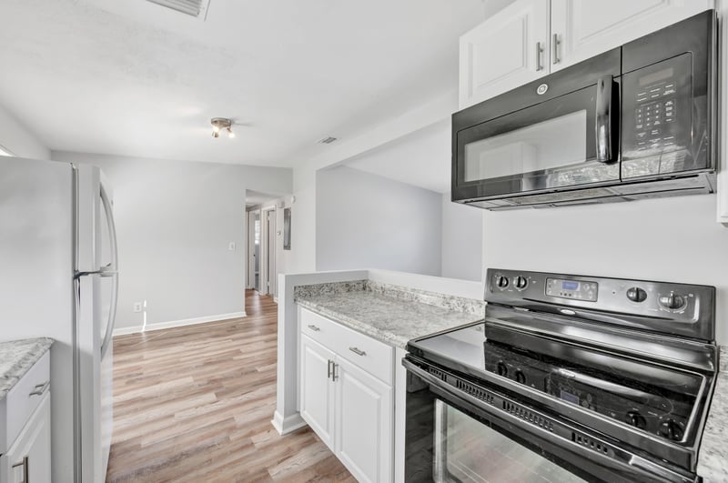 Photo 22 of 858 Le Brun Dr, Jacksonville, FL 32205, photographed by Megapixeler