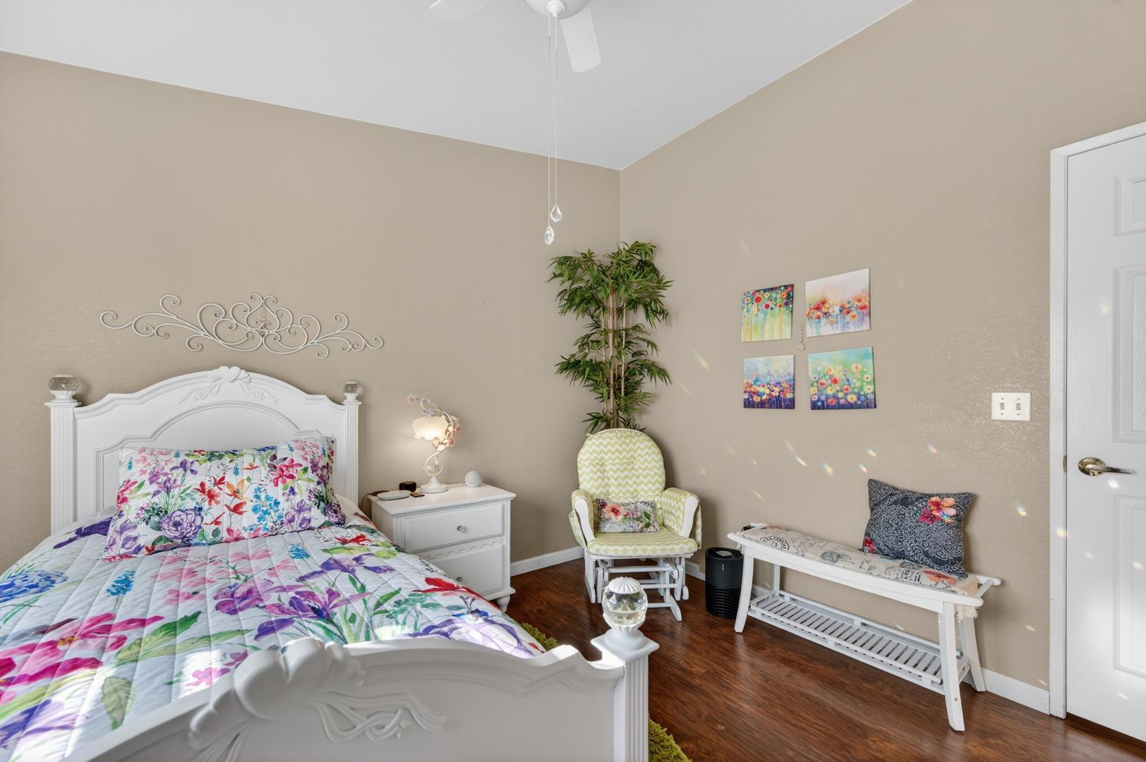 105 W Herndon #3, photo 28