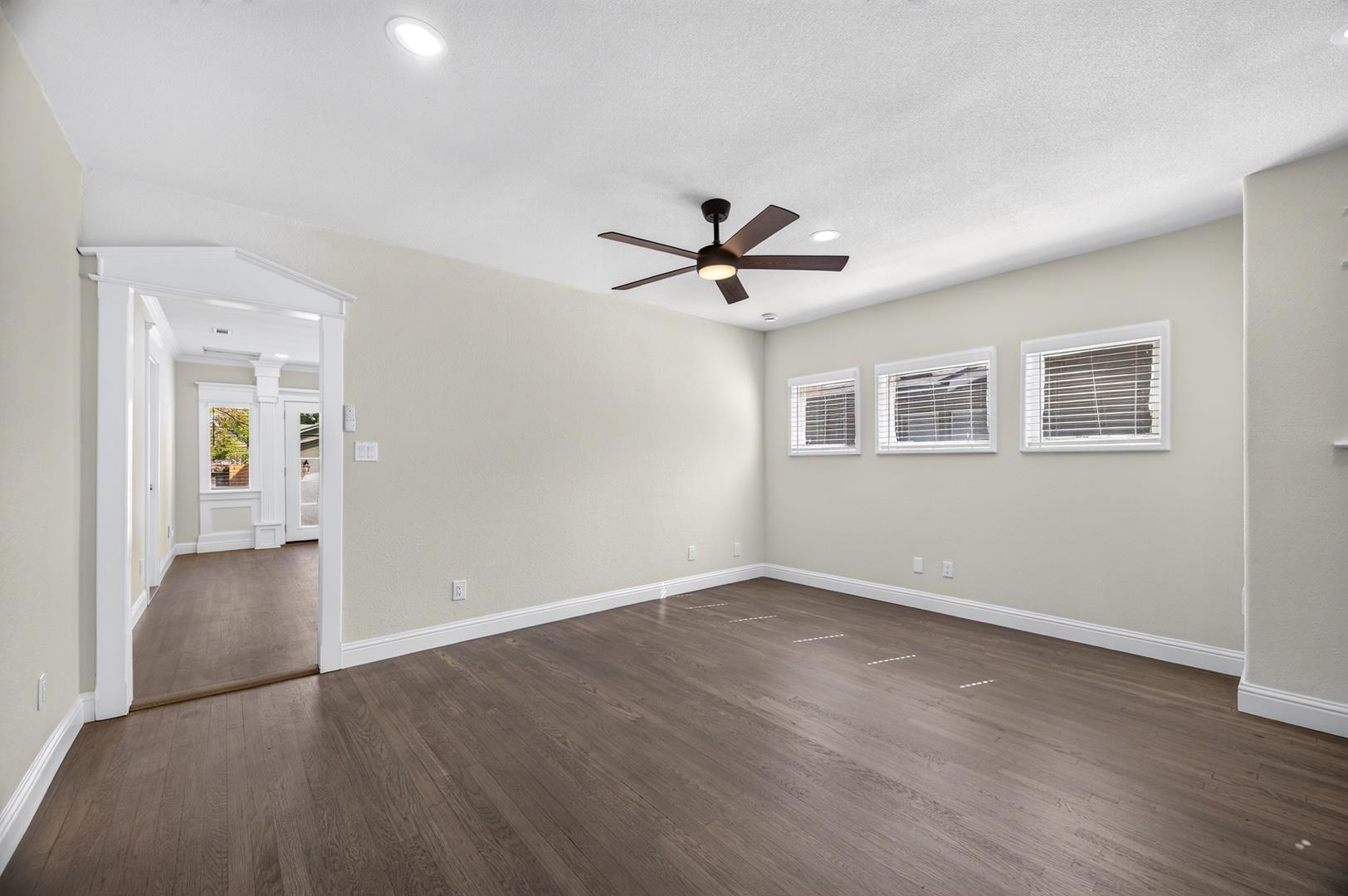 926 N Thorne Ave, photo 10