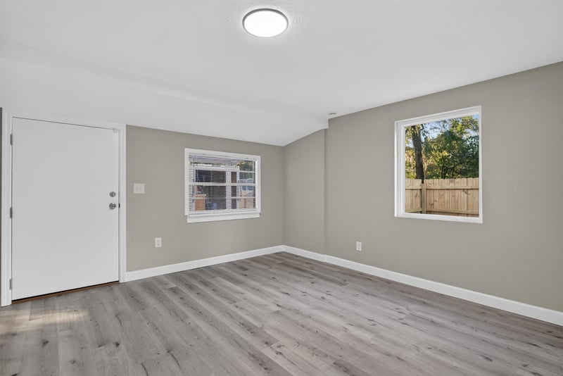 Open living room, photographed by Megapixeler on Susie St, Jacksonville