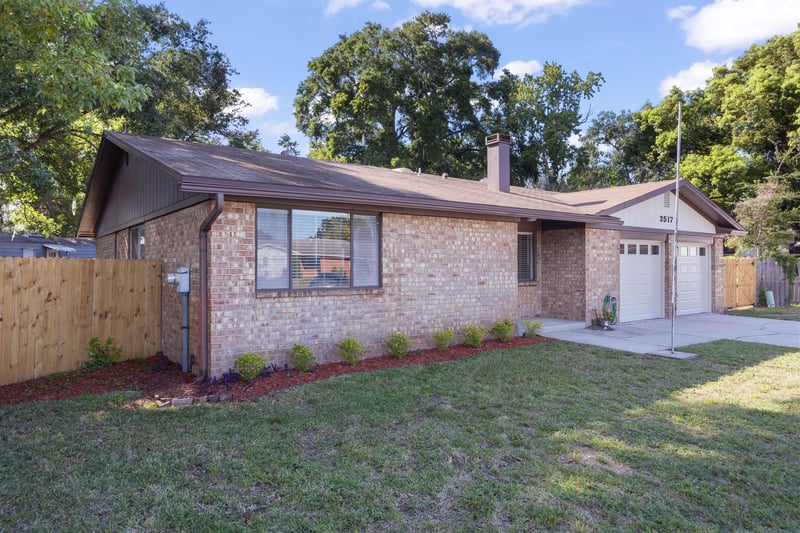 Photo 3 of 2517 Feit Ct, Orange Park, FL 32065, photographed by Megapixeler