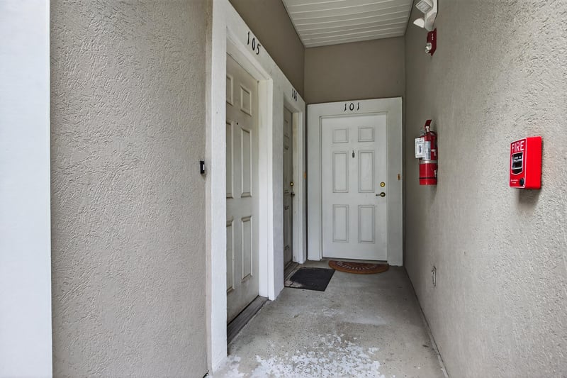 Photo 4 of 7055 Deer Lodge Cir #105, Jacksonville, FL 32256, photographed by Megapixeler