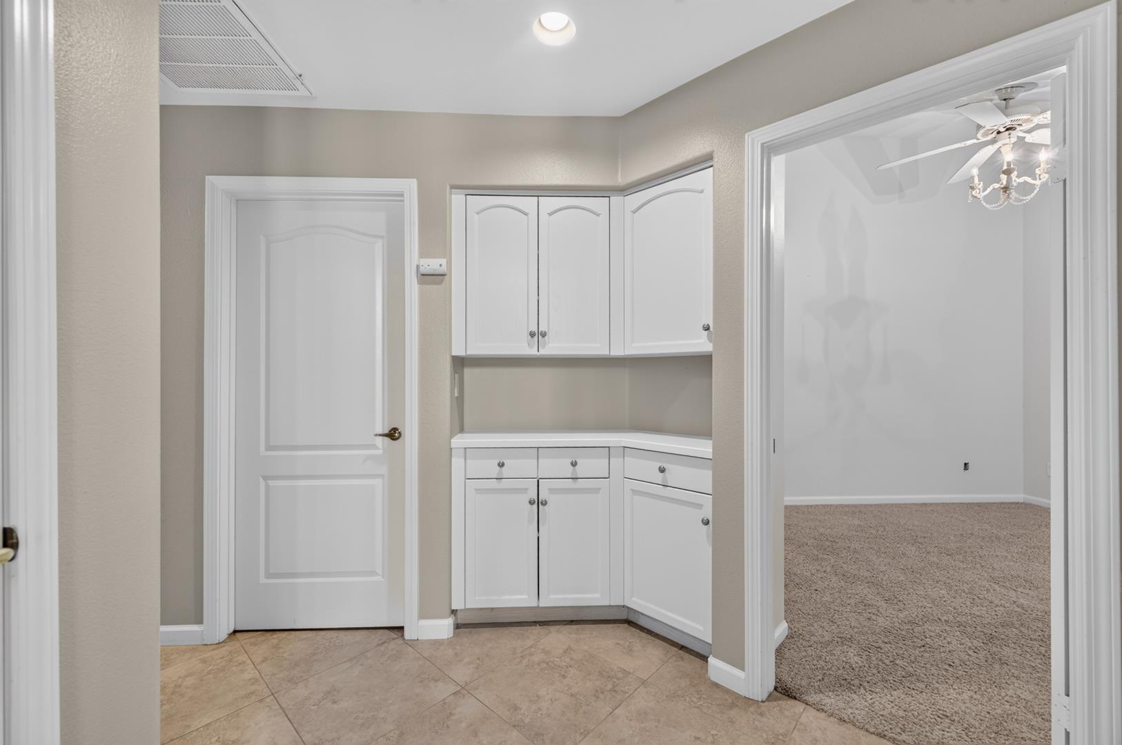 1327 E La France Dr, photo 34
