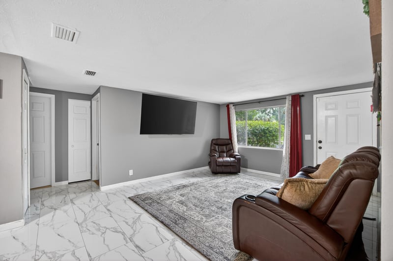 Photo 9 of 7221 Dostie Dr E, Jacksonville, FL 32209, photographed by Megapixeler