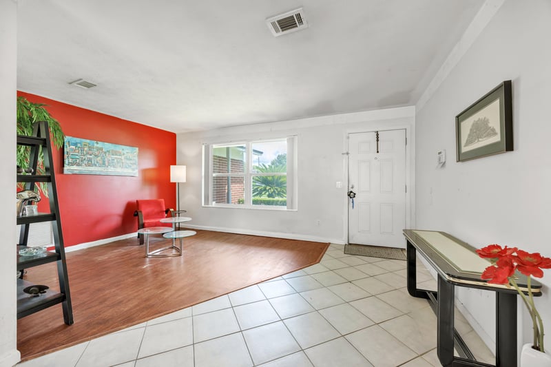 Photo 5 of 5676 Flagstaff Rd, Jacksonville, FL 32207, photographed by Megapixeler