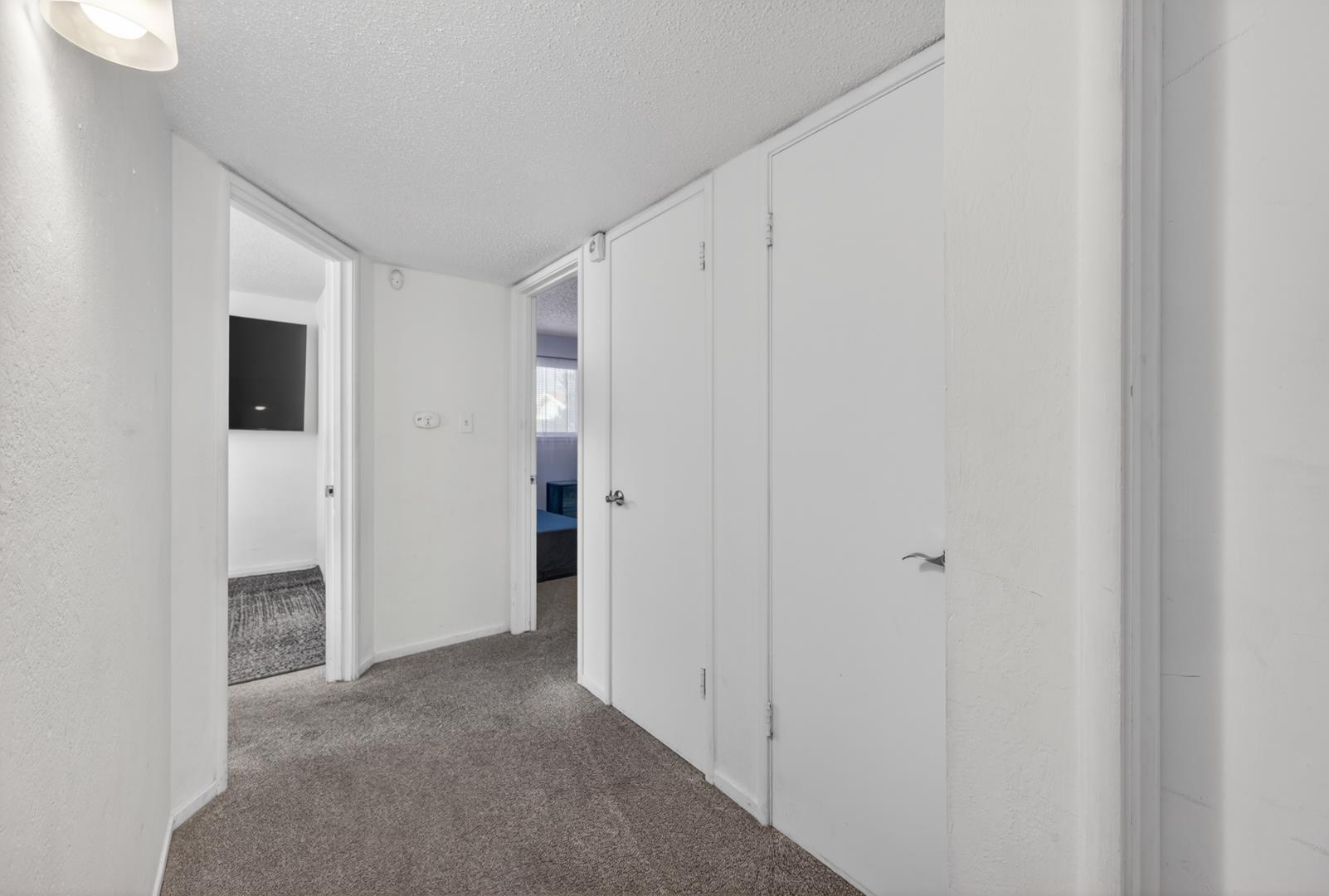 692 W Gettysburg Ave, photo 31