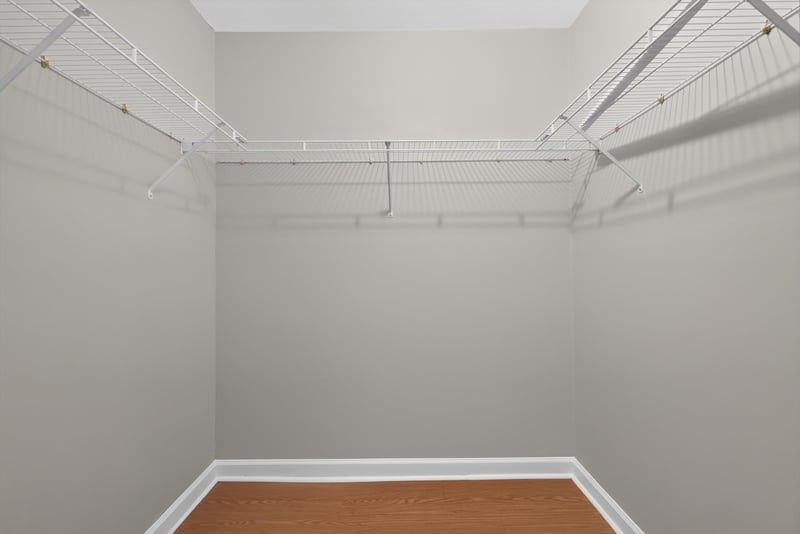 Walk-in closet with wire shelving at 3866 Campenero Ct unit 6, Jacksonville, FL 32217