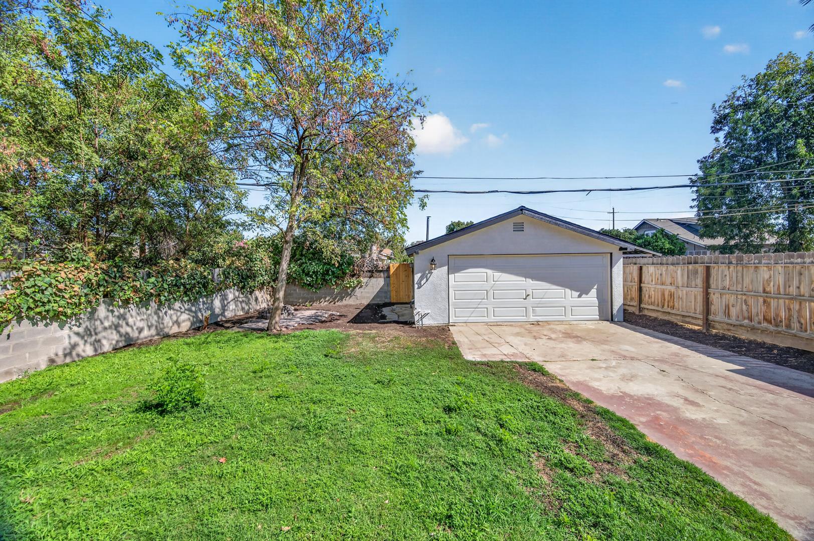 926 N Thorne Ave, photo 28