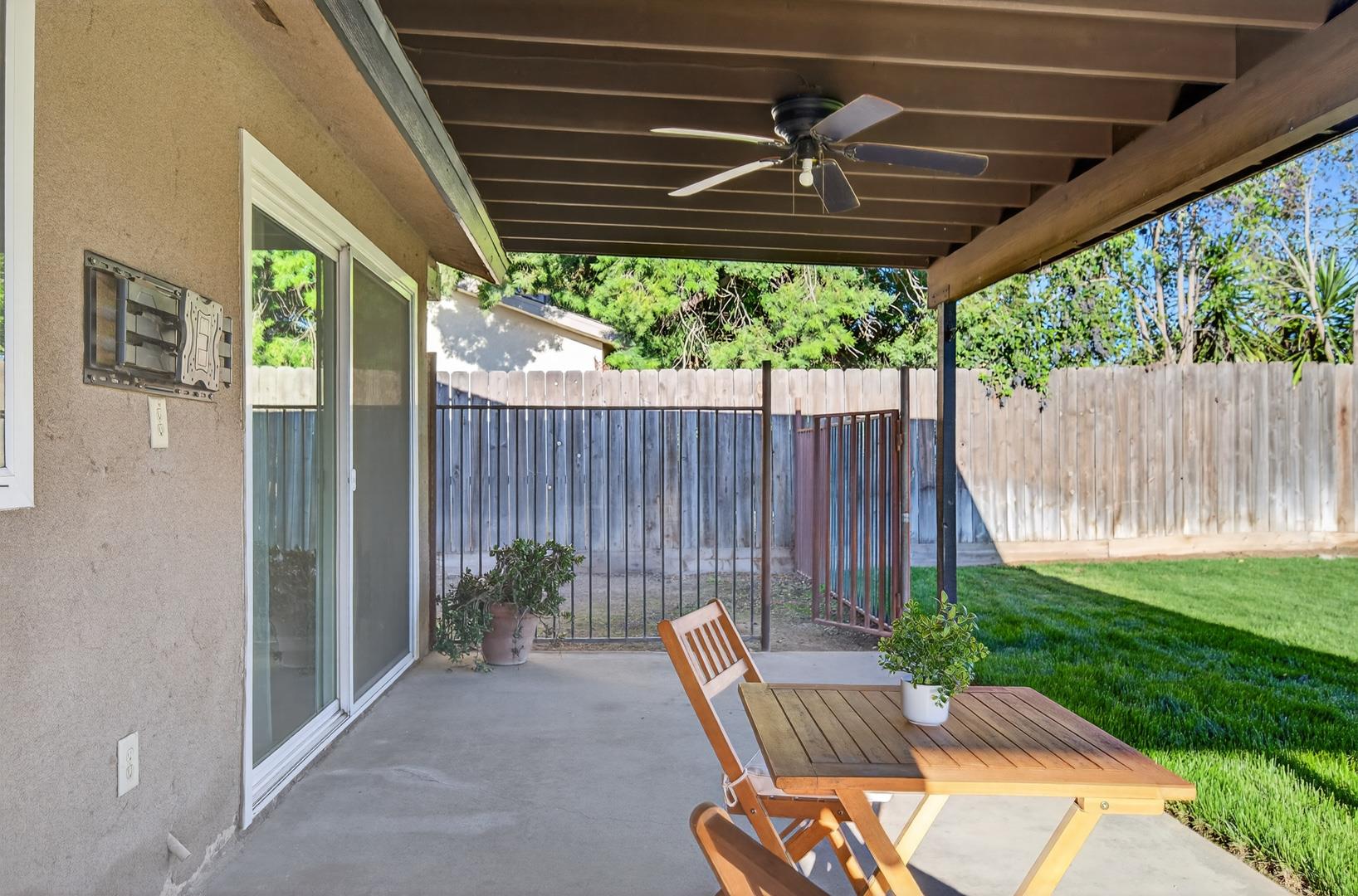 1235 W Dyer Ave, photo 51