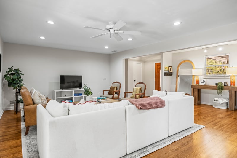 Photo 8 of 906 Old Grove Manor, Jacksonville, FL 32207, photographed by Megapixeler