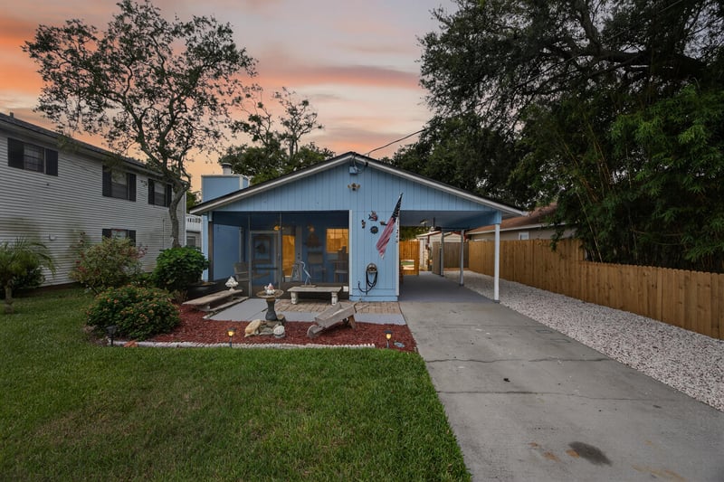 Photo 31 of 240 Main St, Atlantic Beach, FL 32233, photographed by Megapixeler