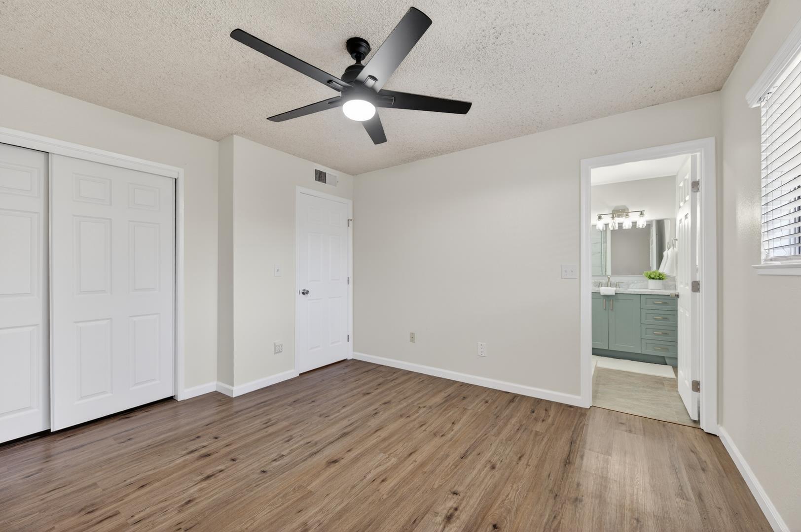 1235 W Dyer Ave, photo 37