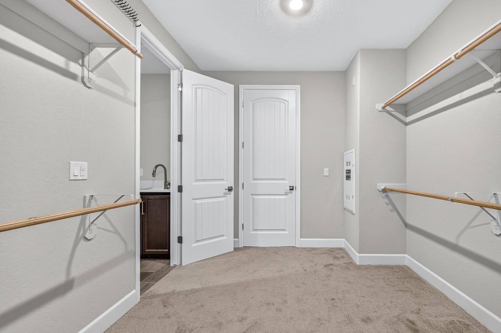 20175 Hazelwood Ln, photo 67